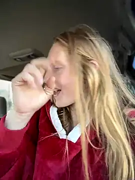 goldenflamegoddess (F milf) - Make MILF squirt outside