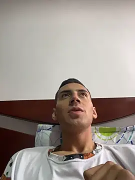 vpn1000 live cam screenshot male from Colombia on VideoChat.work — Live Cam Directory