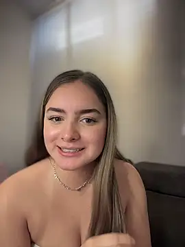 imlindapink (F teen) - show asshole in doggy style 🩷