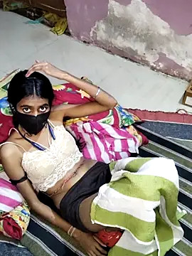 thaper_meera2 (F young) - Boobs show