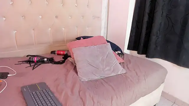 Strella_ferrera webcam