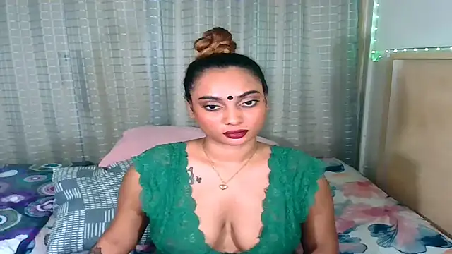 sexyindianchic webcam