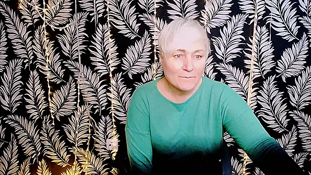 Olivia_playful webcam