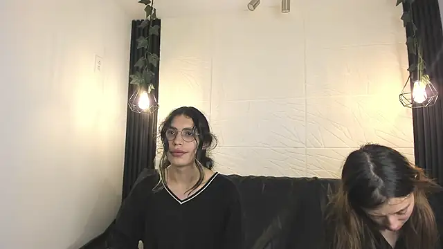 BRIAR_AND_BLAIR webcam