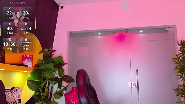 malaikabrown (F young) - Fucks domi in her creamy pussy!