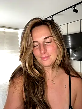 thescorpionfr_ (F young) - Strip tease