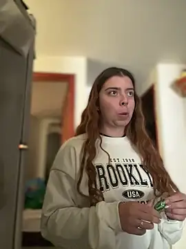 cloew_marz (F young) - Fingers in pussy + rubs my pussy