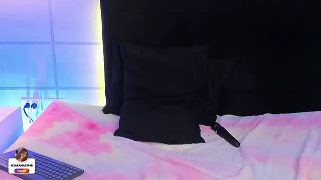 mac-sara (F young) - taotally naked