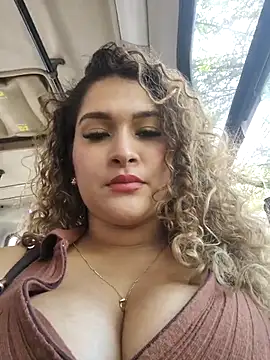 Sara_smiiith211 webcam