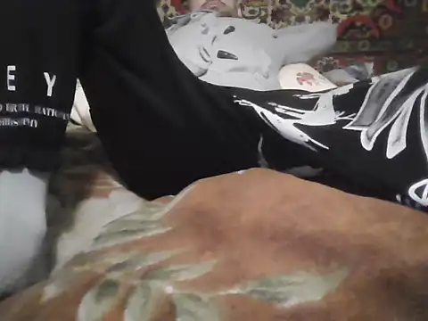 alferezzsolvajo - AlferezzSolvajo's free webcam - UK Sex Cams