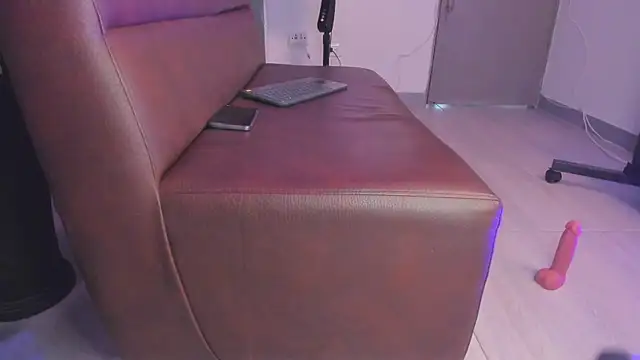 Alahia_Dangelo webcam