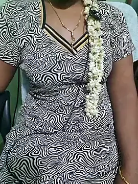 tamil-urvashi (F young) - boobs oill show