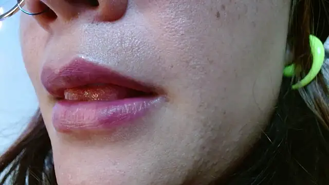 miss_evoleth2 (F young) - mouth very wet for you