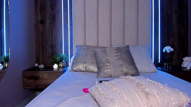 LucySalvatore_ webcam