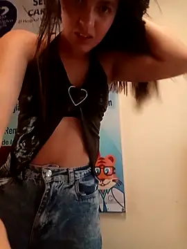 salome-28_ (F teen) - Naked with three fingers in her pussy 🔥