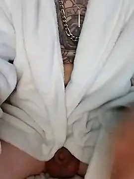 logandiamond (Ask my age) - 20cm .. I'm sending you my underwr. Sext