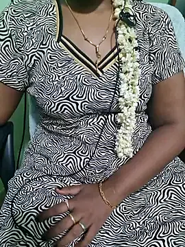 tamil-urvashi (F young) - boobs oill show