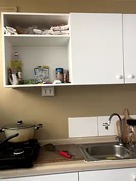 whitewomen (F young) - Show tits with oil