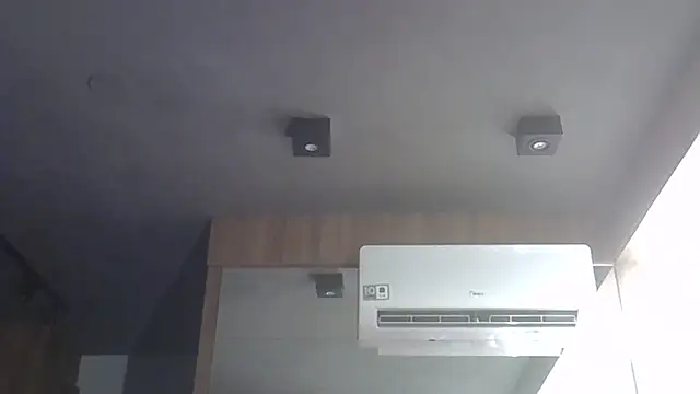 skinnykitten (T young) - show belly🔎mostrar barriga