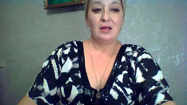 arielxloveresss (F milf) - Kitten toy