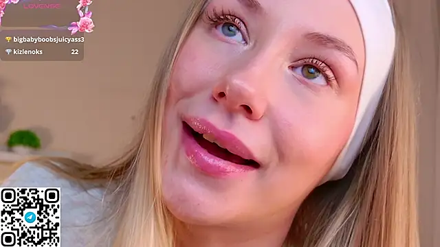 tizzemi (F teen) - Oil show