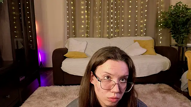 fabiolacowing - FabiolaCowing's free webcam - UK Sex Cams