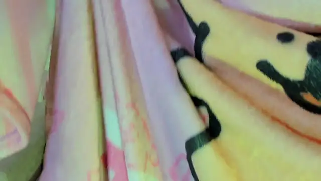 emily_jonessxx (F teen) - show tits