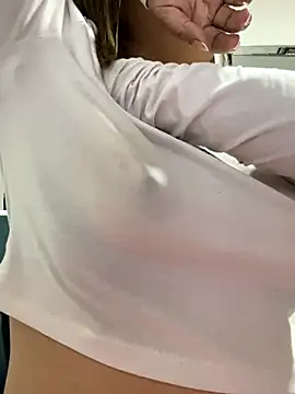 ruby_santana777 (F milf) - bounce and suck and milk