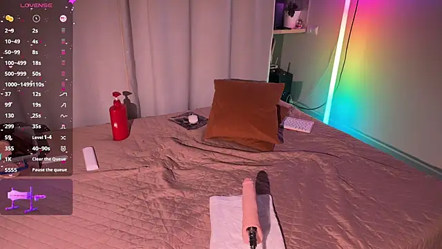 walt_enjoy (M young) - BIG BLACK DILDO IN MY HOLE !!!