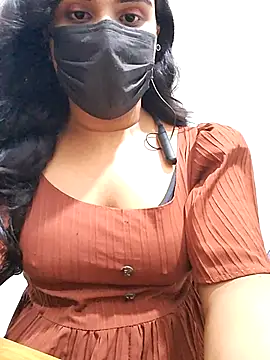 beautygirl_sara (F young) - Ass hole show with toys 🥰