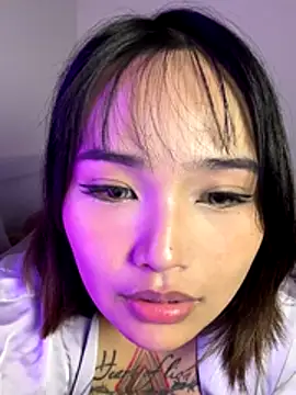 eee79bbb (F young) - 揉奶子誘惑+深舌1M(不露點)