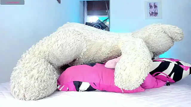 briitany_hot (T young) - help me destroy my ass for you