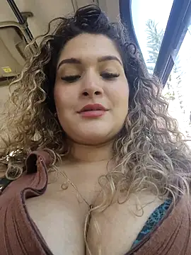 Sara_smiiith211 webcam