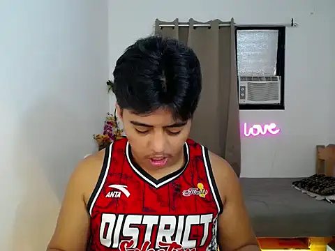 Hugecock2hundle_intown webcam