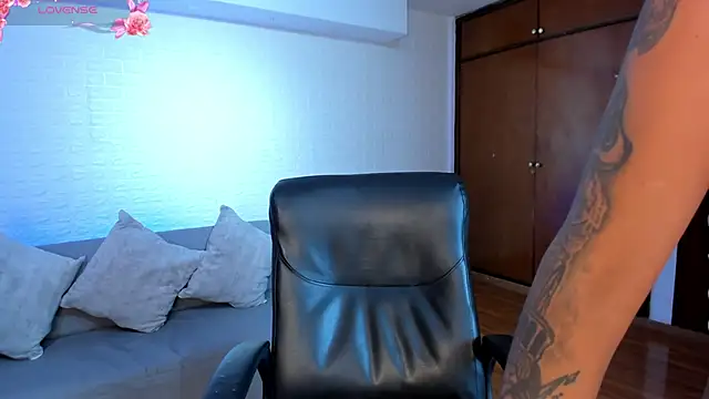 Saara_Corraless webcam