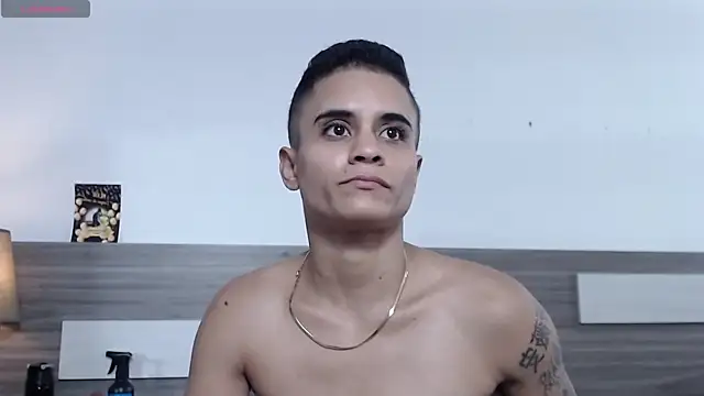 Liiamthompson webcam