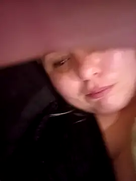 moumy_girl - Moumy_girl's free webcam - UK Sex Cams