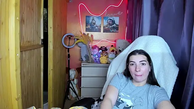 fiery_brunette_ (F young) - ❤️ass slapping 2 min