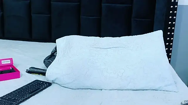 Beautifulskinny18 webcam