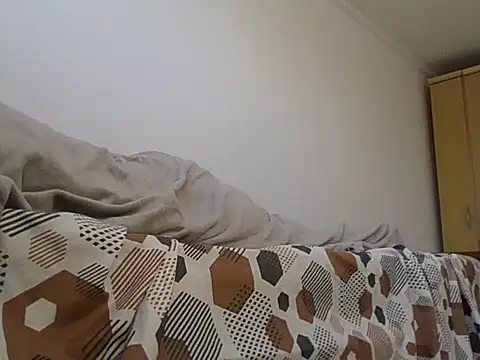 JUNINHOLEKEJR webcam