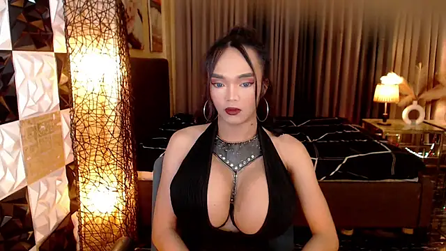 BigCockKharlaTS webcam