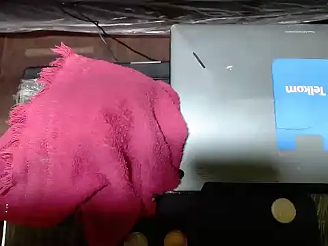 WildHornyTiger18 webcam