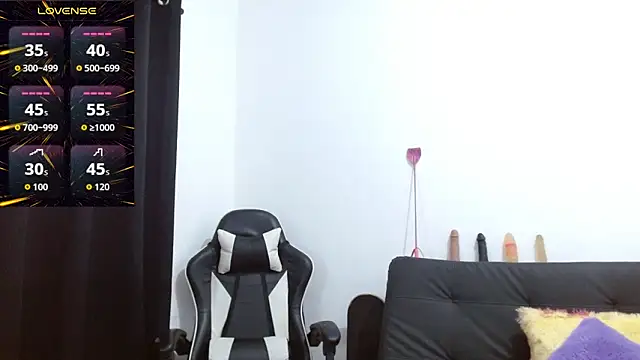 kiara-rider (F young) - Spank my Naked Pussy/Tits!