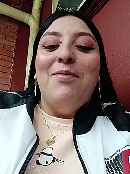 megan_fox5 (F young) - Pechisco, nipples without a bra