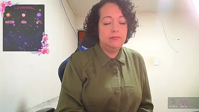 miss_oriana (F milf) - show boobs!!