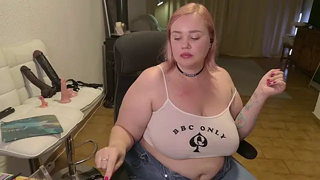 margotgrey (F milf) - show ass