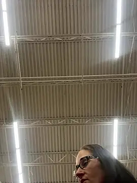 lolabunny9 (F milf) - TOYS ON!!!!  Make this MILF CUM!!!