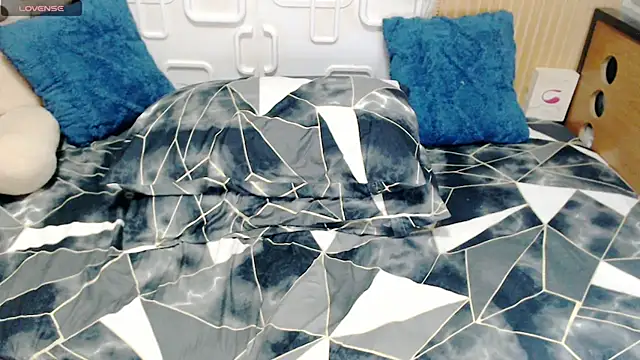 xBunnyMistressJhax webcam