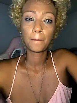 Amaliu_ live cam screenshot female from Colombia on VideoChat.work — Live Cam Directory