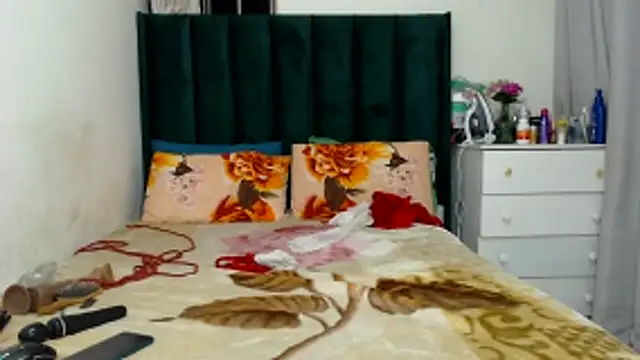 gaggingqueenxx (F young) - anal while fuck pussy